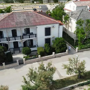 Maison d'hôtes & Kaurloto, Pag Town