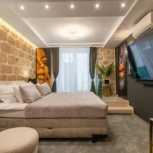 Couette-café Vip Gold, Pag Town