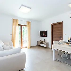 Gioia , Porec Croazia